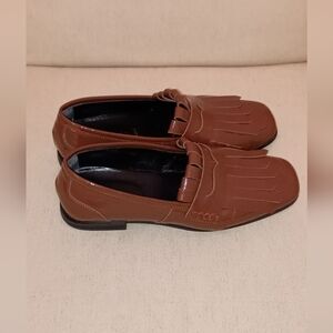 Cafe'Nior tan patent Leather Oxford Loafers Women's Size 39